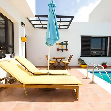 Casa Claudia - By Az